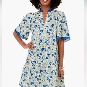 Tuckernuck Sz Small Floral Blue and Cream Dress